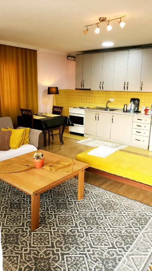 Gorgeous Apartment With City View In The City Center Pristina Exterior photo