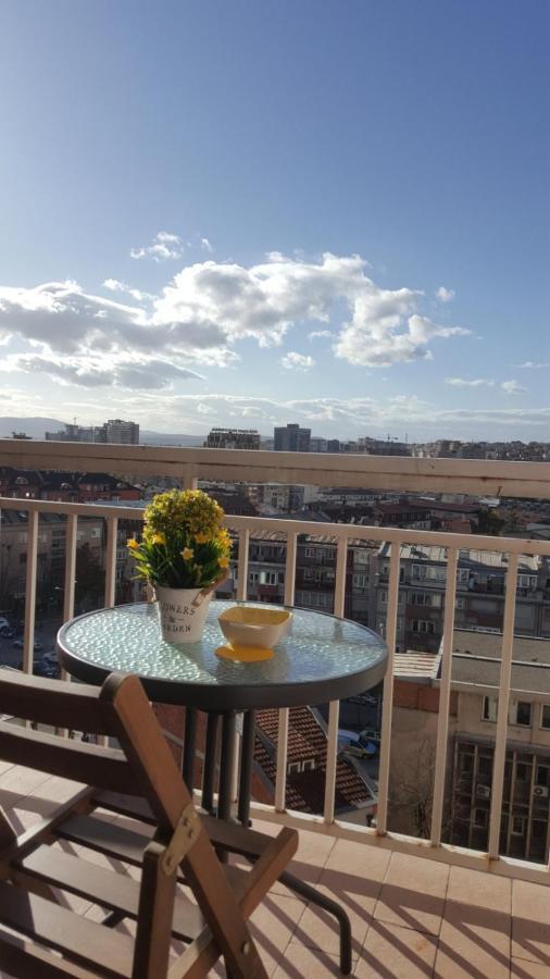 Gorgeous Apartment With City View In The City Center Pristina Exterior photo